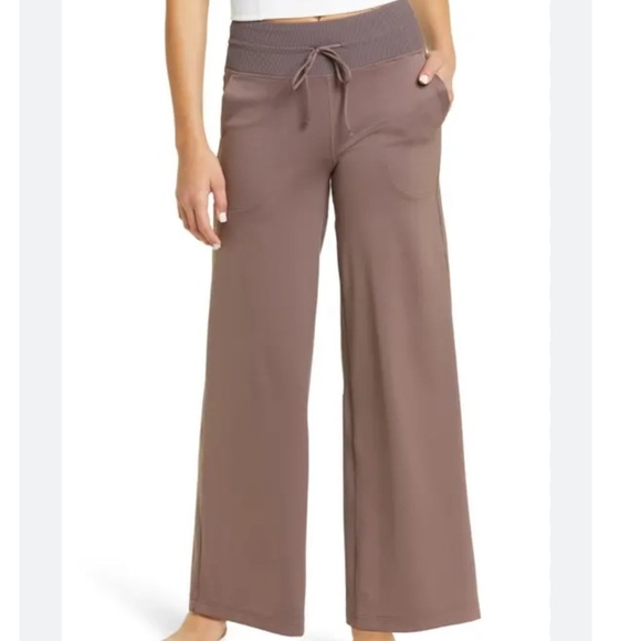 ZELLA OSR Renew High Waist Wide Leg Pants size Medium activewear - Picture 1 of 7
